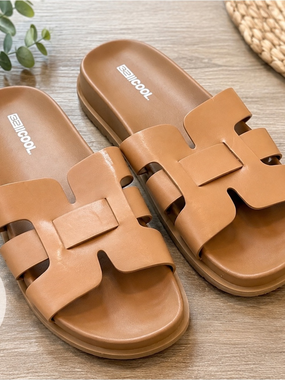 Women’s Tan H Cutout Slide Sandals Size 10